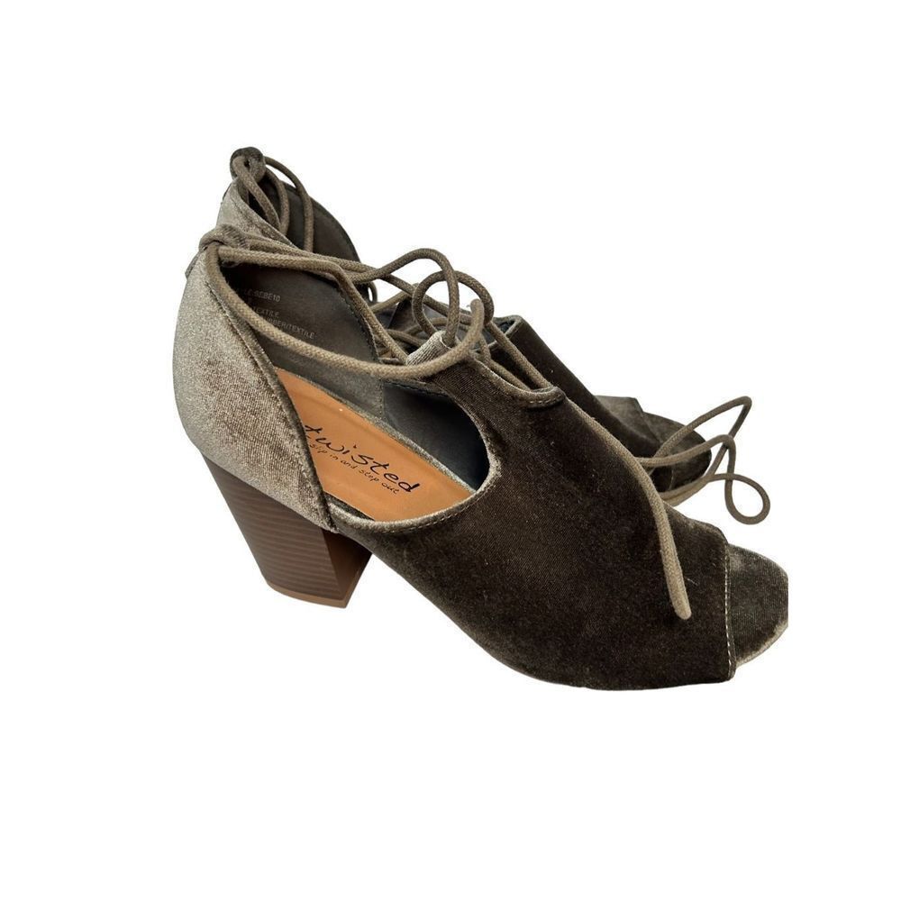 Bebe twisted ankle strap open toe velvet gray chunky heels size 9 womens